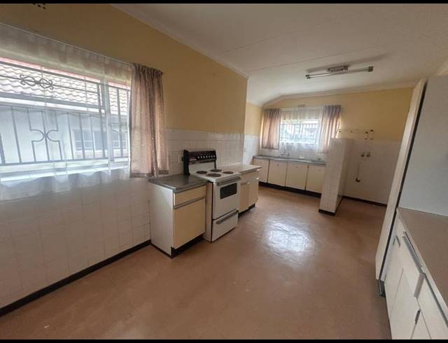 3 BEDROOM PROPERTY TO RENT IN KOSMOSPARK